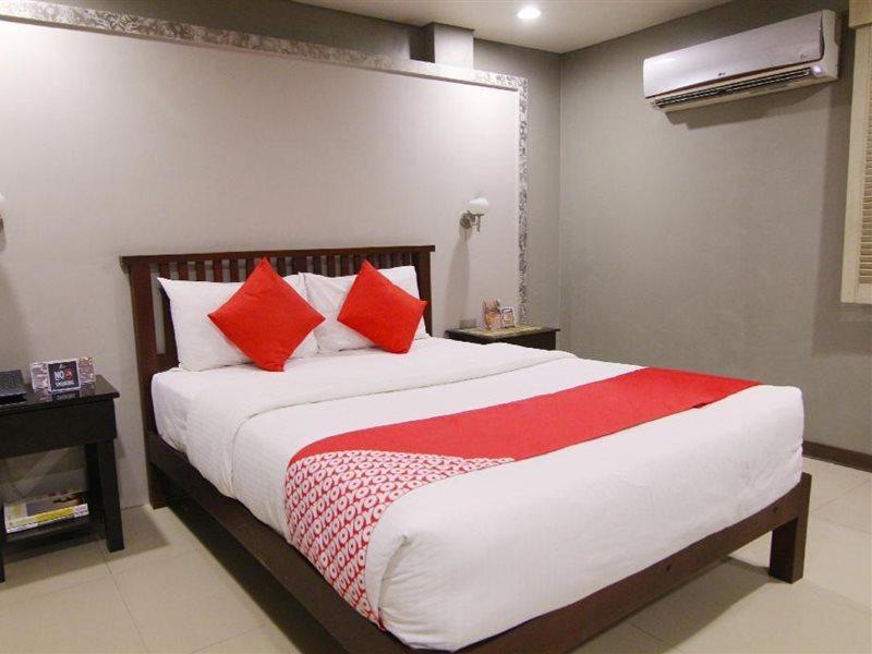 Oyo 103 Artina Suites Hotel ماكاتي المظهر الخارجي الصورة