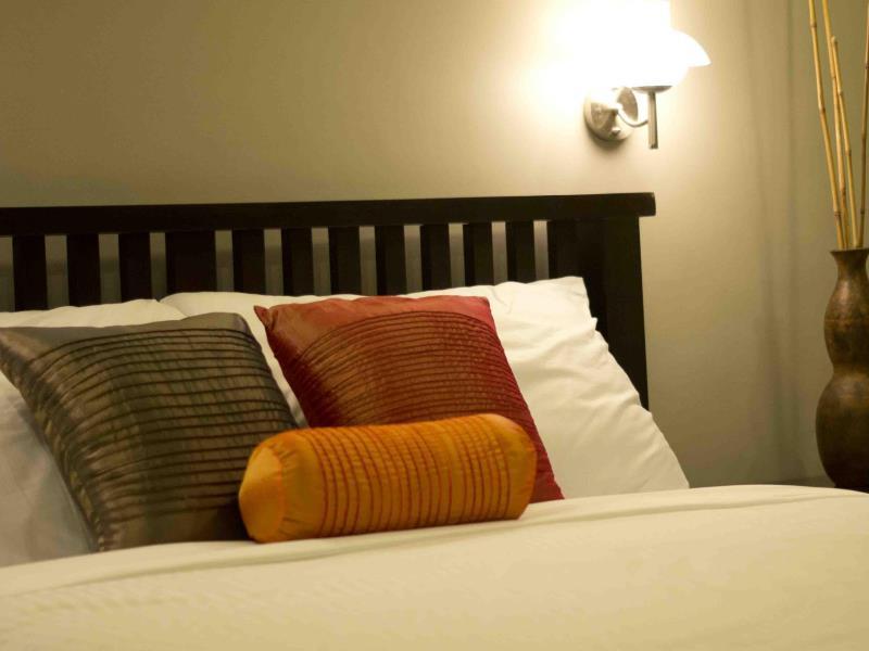Oyo 103 Artina Suites Hotel ماكاتي المظهر الخارجي الصورة