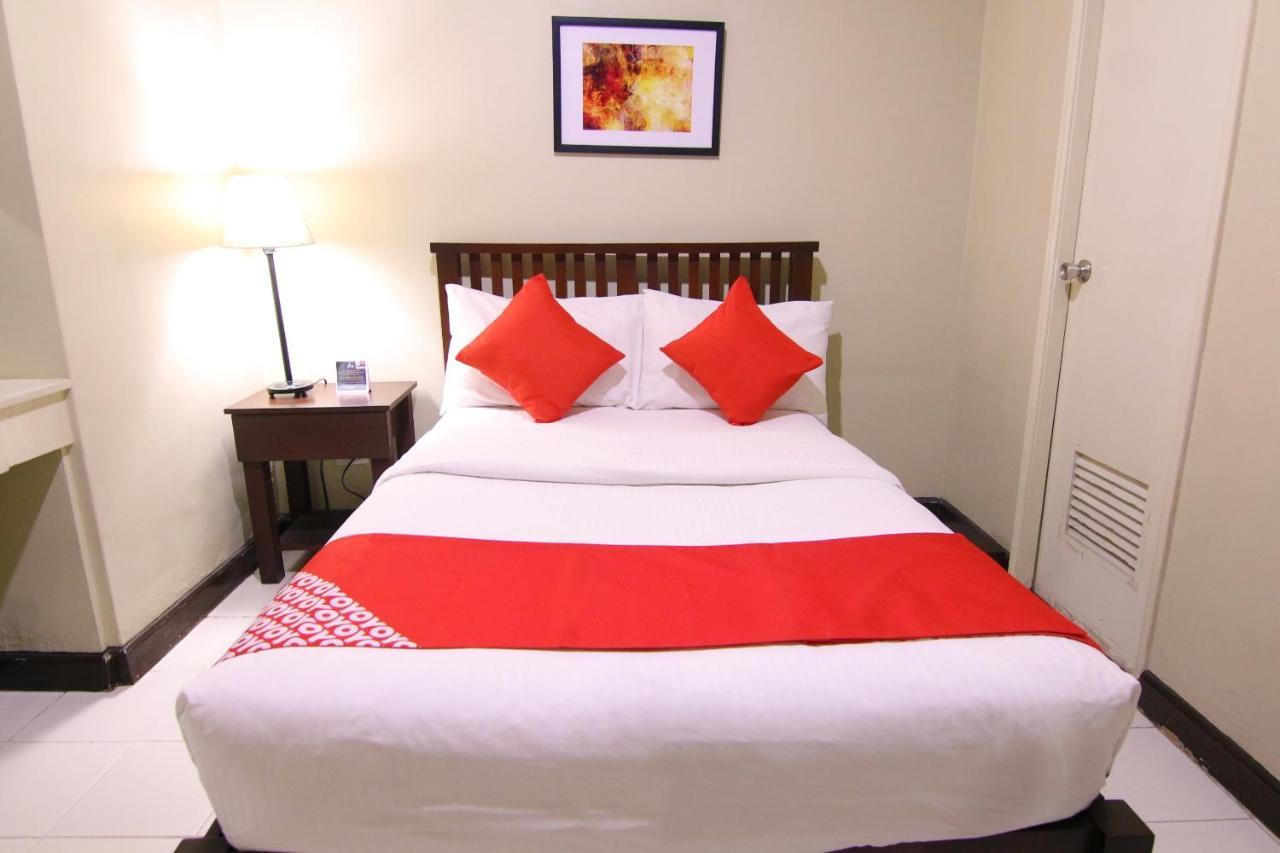 Oyo 103 Artina Suites Hotel ماكاتي المظهر الخارجي الصورة