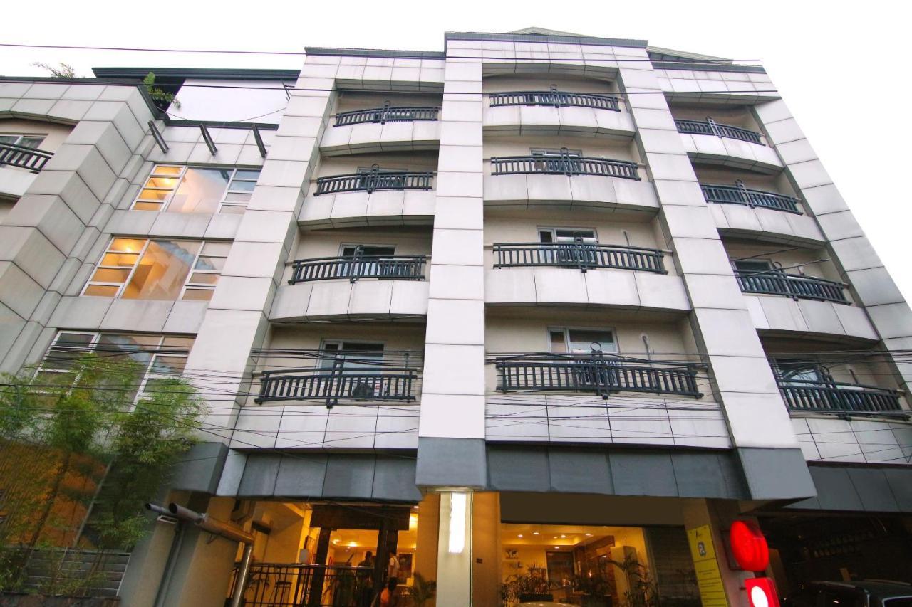 Oyo 103 Artina Suites Hotel ماكاتي المظهر الخارجي الصورة