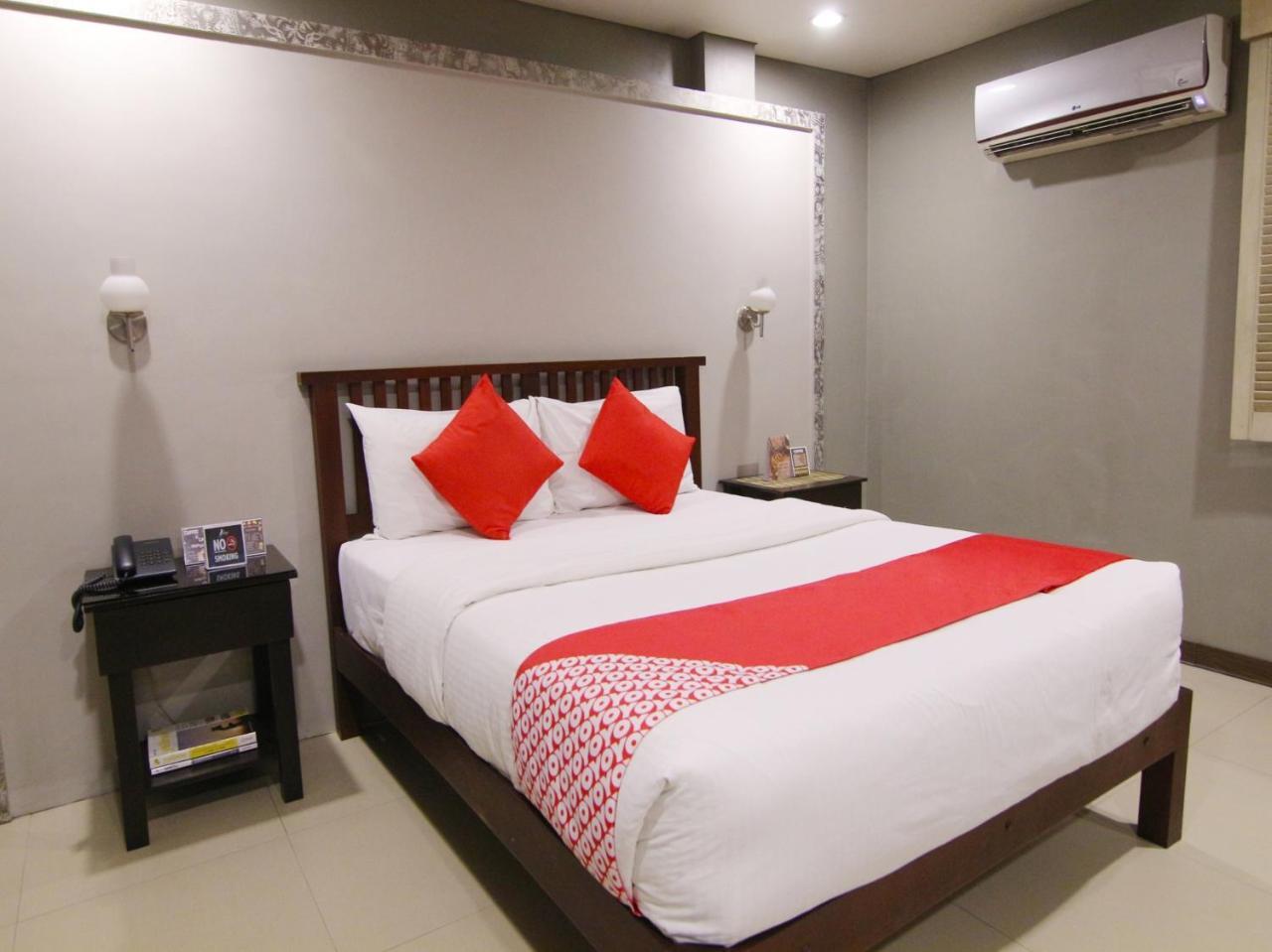Oyo 103 Artina Suites Hotel ماكاتي المظهر الخارجي الصورة