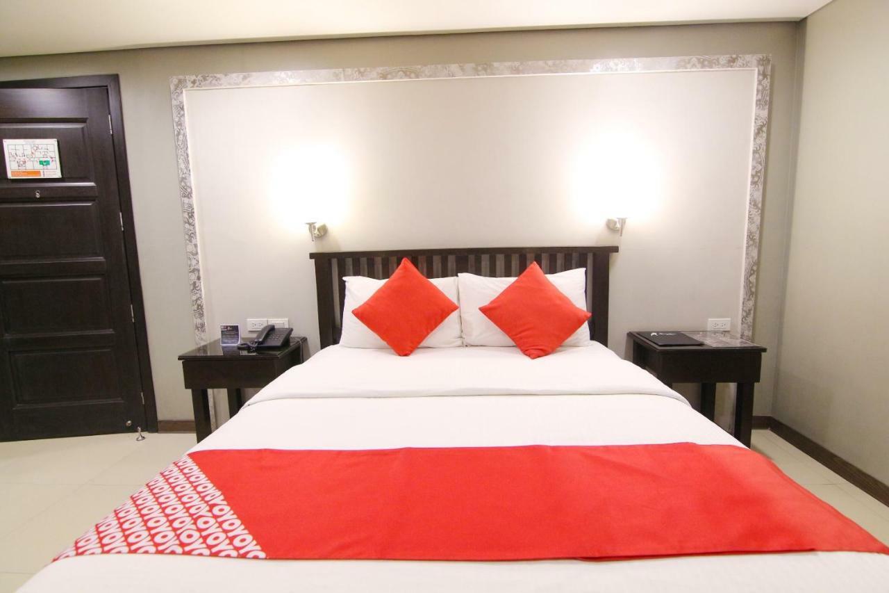 Oyo 103 Artina Suites Hotel ماكاتي المظهر الخارجي الصورة