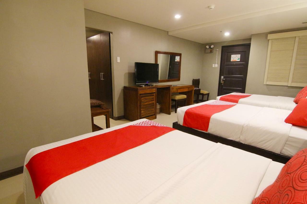 Oyo 103 Artina Suites Hotel ماكاتي المظهر الخارجي الصورة