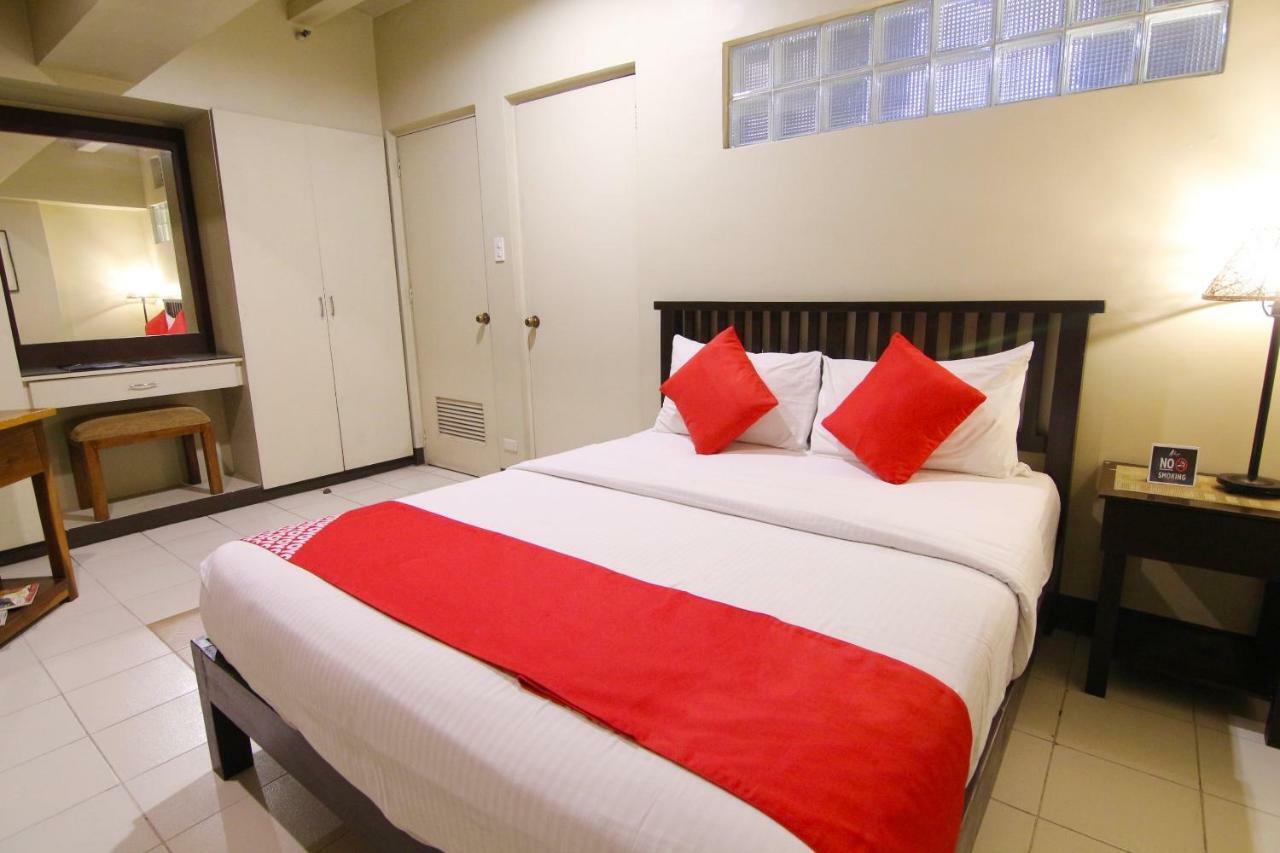 Oyo 103 Artina Suites Hotel ماكاتي المظهر الخارجي الصورة