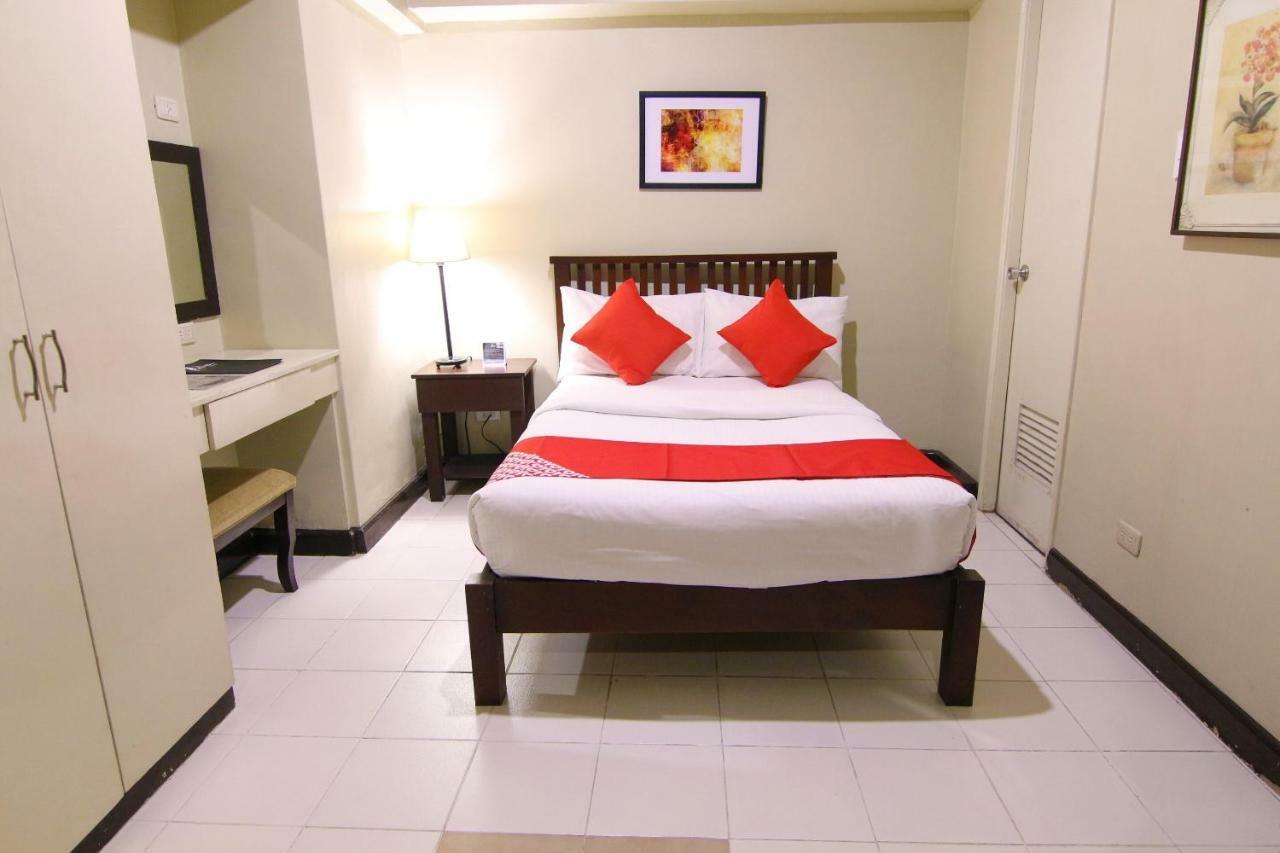 Oyo 103 Artina Suites Hotel ماكاتي المظهر الخارجي الصورة