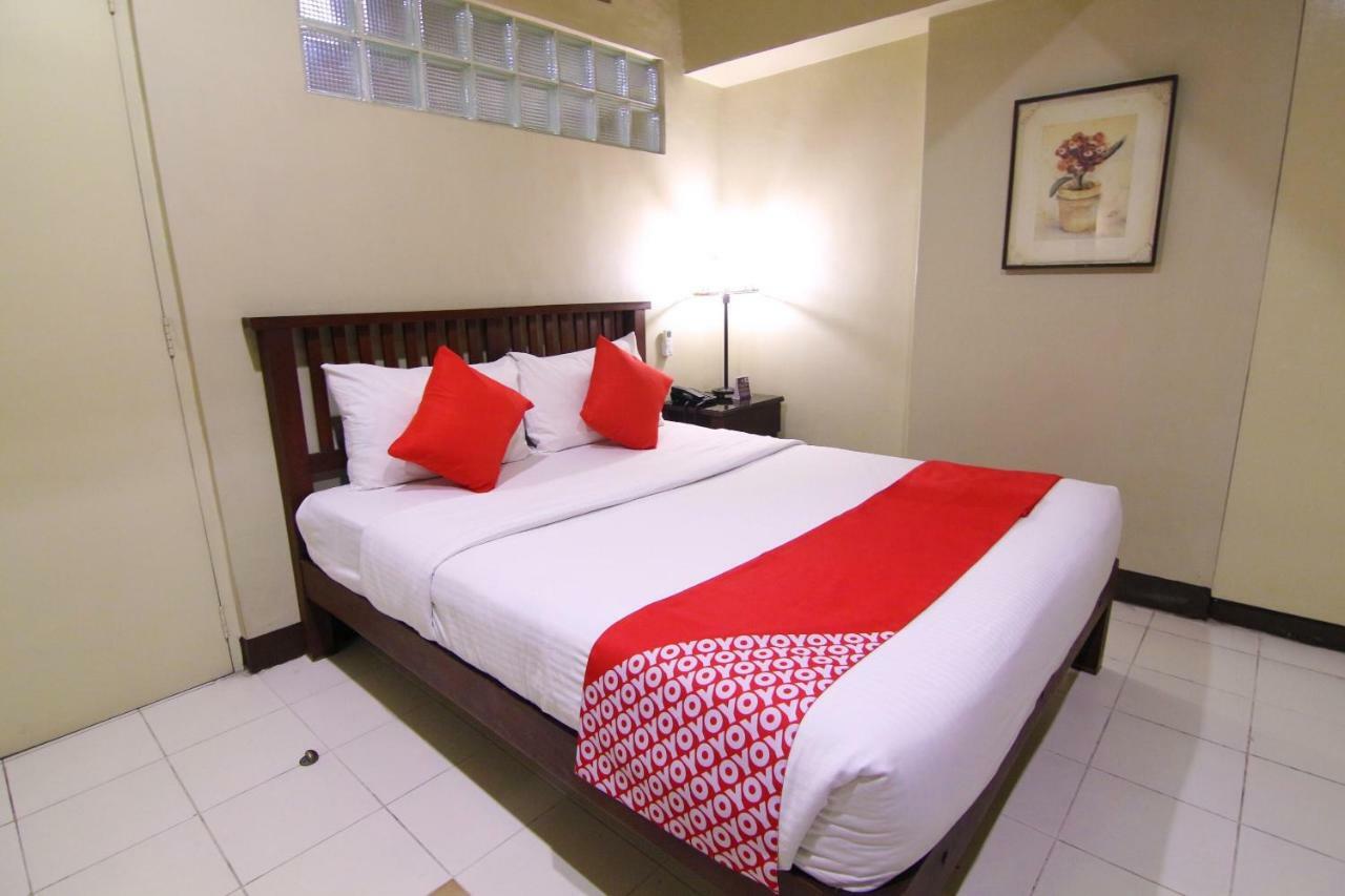 Oyo 103 Artina Suites Hotel ماكاتي المظهر الخارجي الصورة