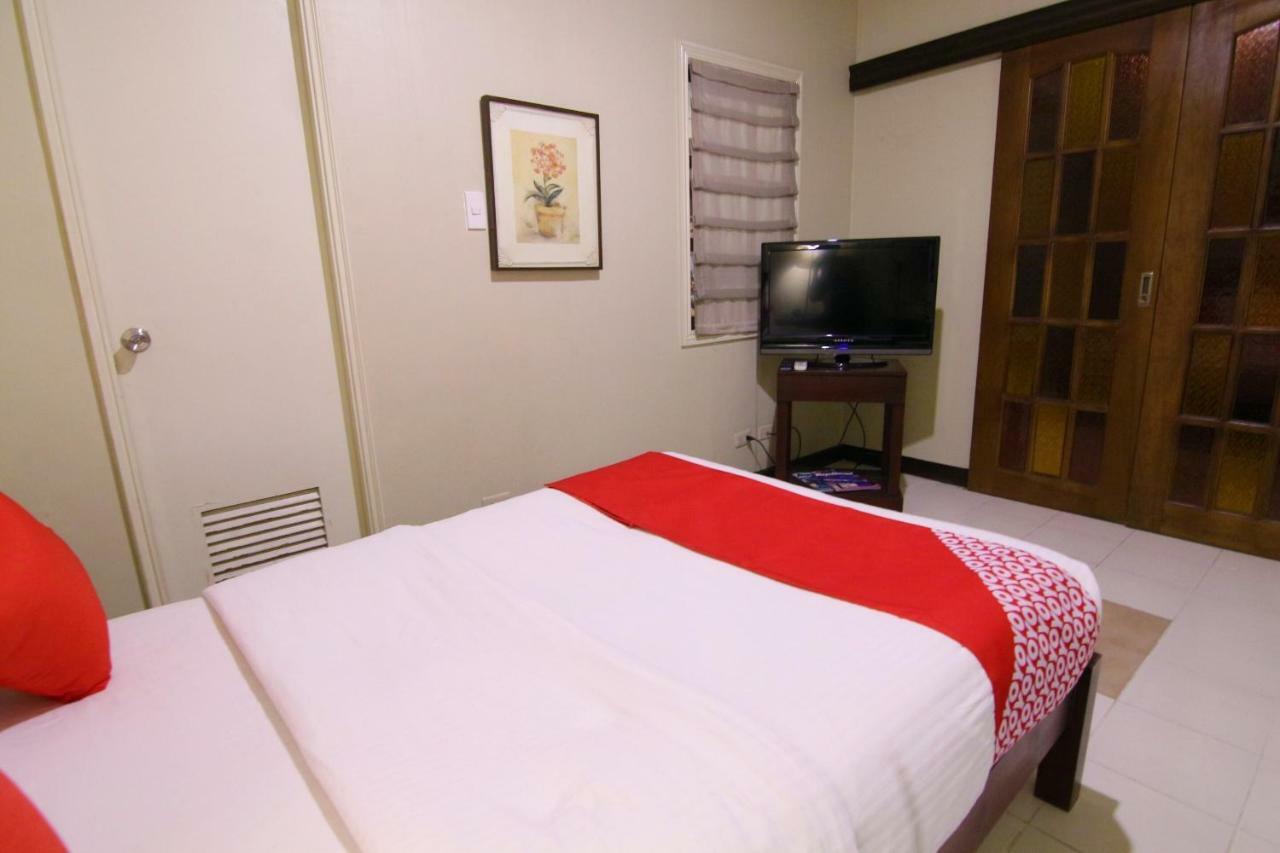 Oyo 103 Artina Suites Hotel ماكاتي المظهر الخارجي الصورة