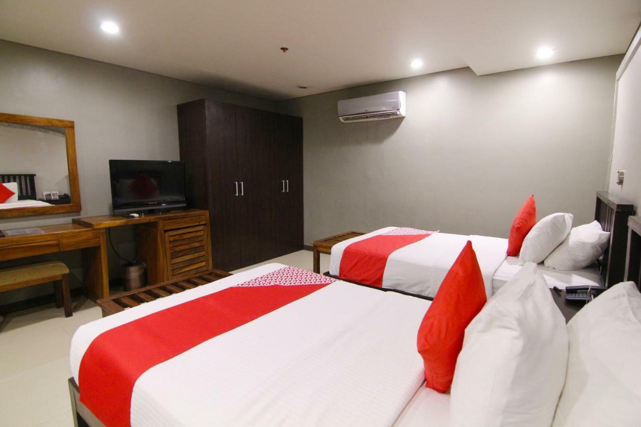 Oyo 103 Artina Suites Hotel ماكاتي المظهر الخارجي الصورة