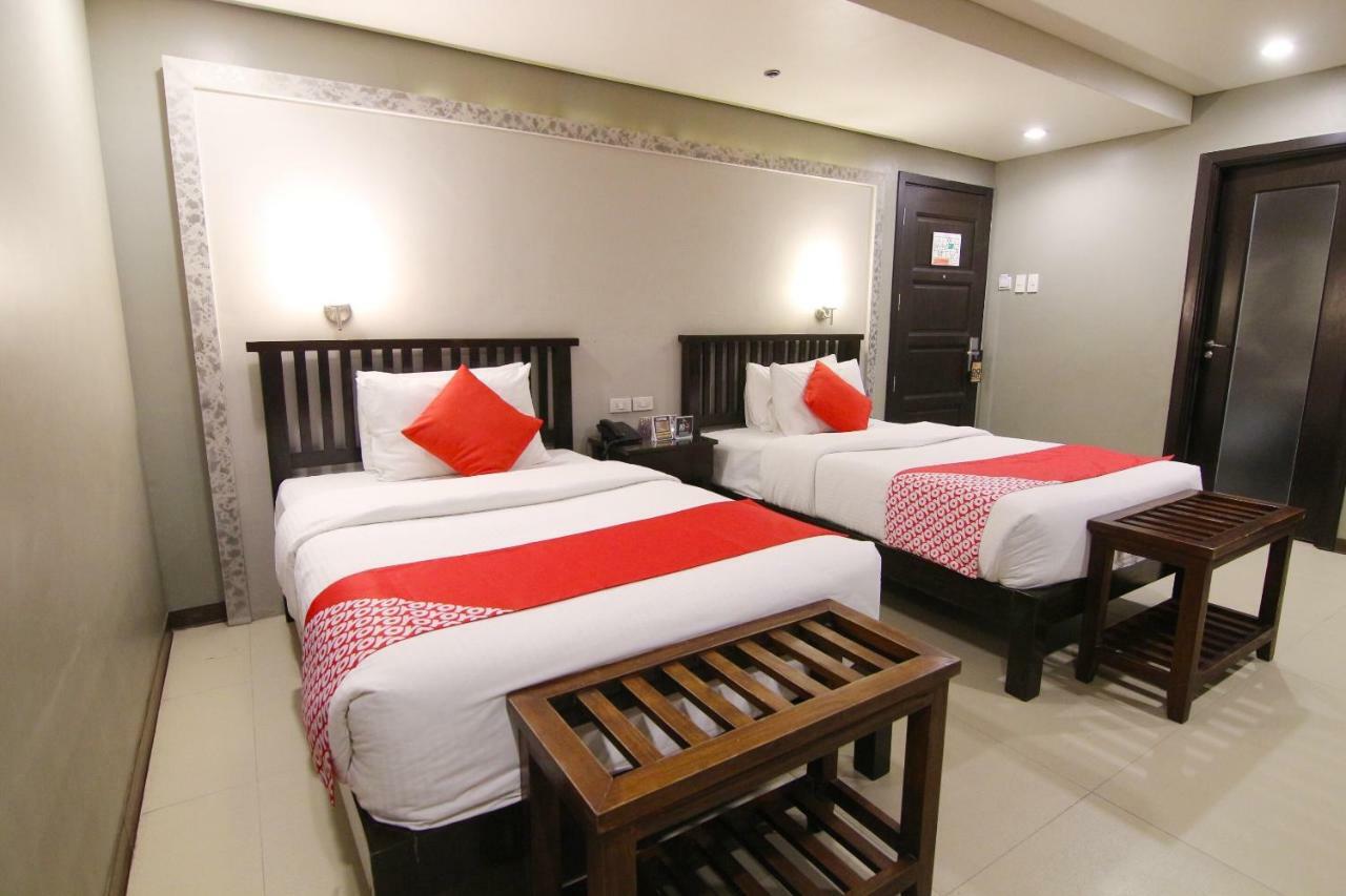 Oyo 103 Artina Suites Hotel ماكاتي المظهر الخارجي الصورة