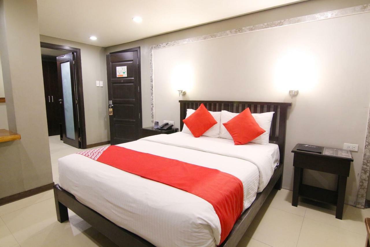 Oyo 103 Artina Suites Hotel ماكاتي المظهر الخارجي الصورة
