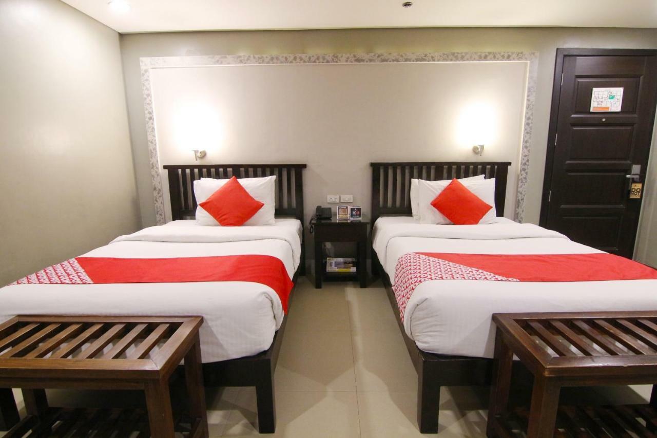 Oyo 103 Artina Suites Hotel ماكاتي المظهر الخارجي الصورة