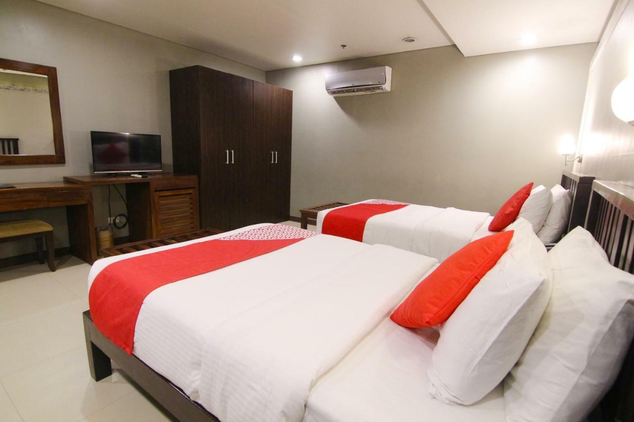 Oyo 103 Artina Suites Hotel ماكاتي المظهر الخارجي الصورة