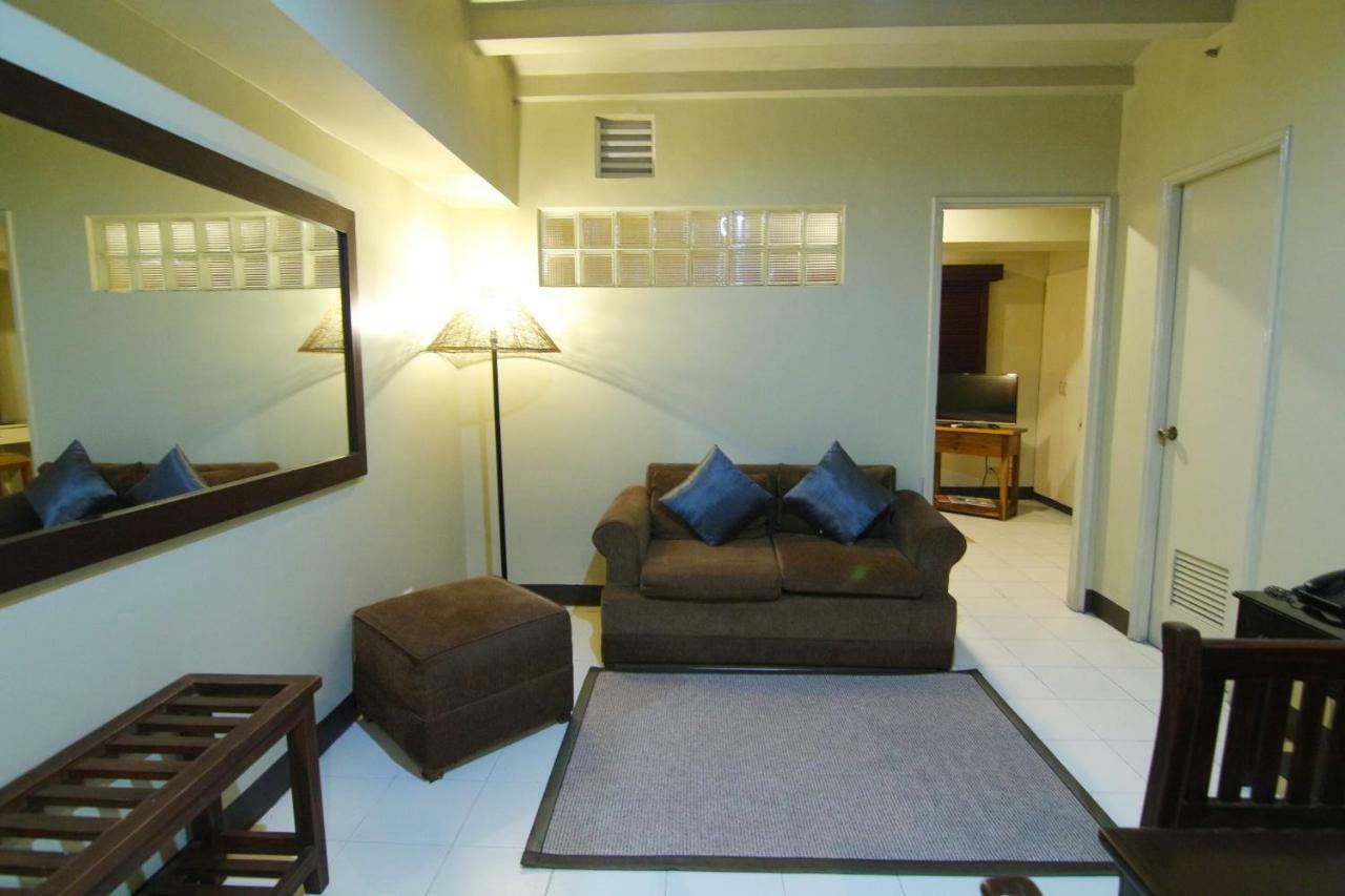 Oyo 103 Artina Suites Hotel ماكاتي المظهر الخارجي الصورة