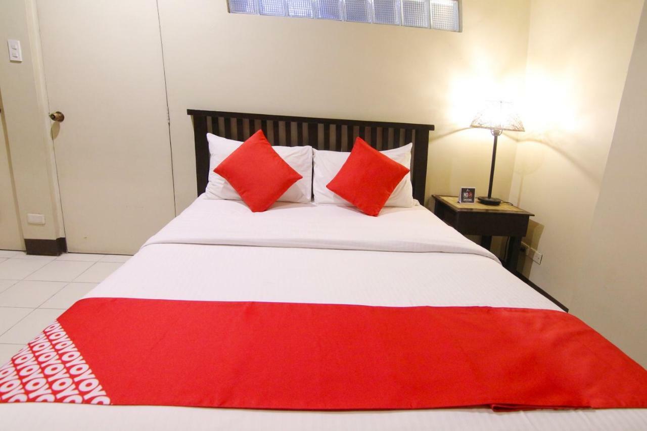 Oyo 103 Artina Suites Hotel ماكاتي المظهر الخارجي الصورة