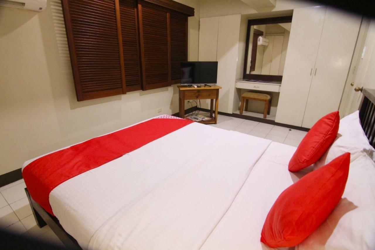 Oyo 103 Artina Suites Hotel ماكاتي المظهر الخارجي الصورة