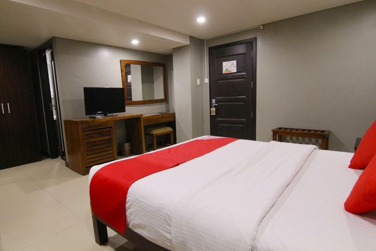 Oyo 103 Artina Suites Hotel ماكاتي المظهر الخارجي الصورة
